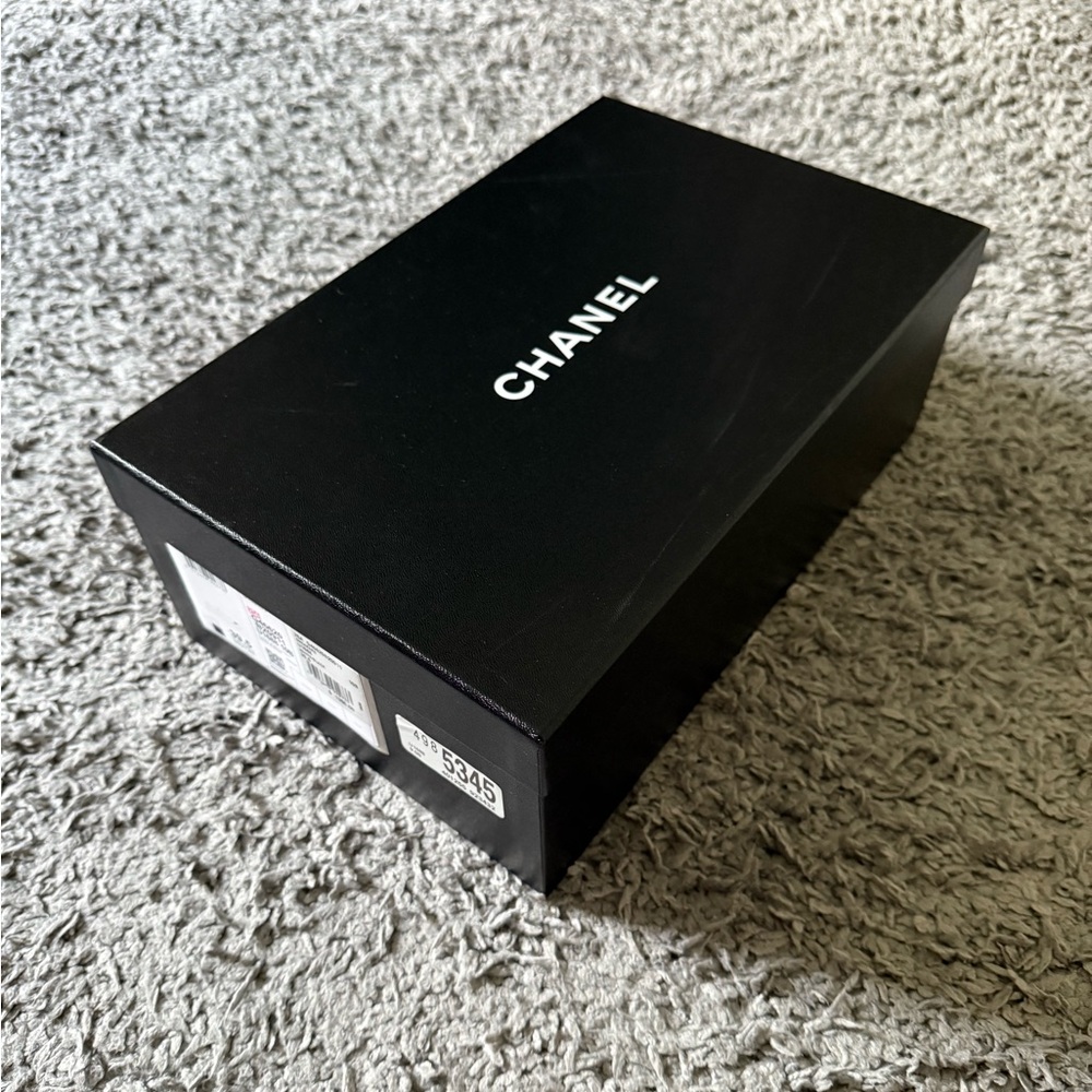 Chanel - Empty Shoe Box w/ Dust Bags - Picture 3 of 6